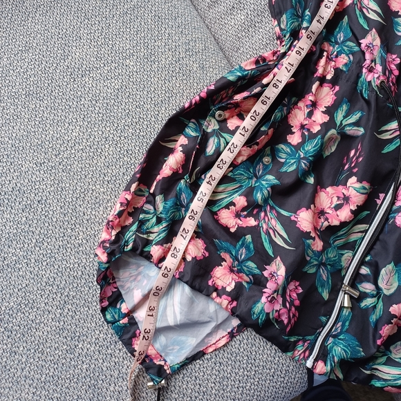 Floral print light rain jacket wind breaker - Picture 11 of 11